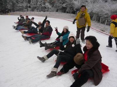 日本員工旅遊-六甲山滑雪趣